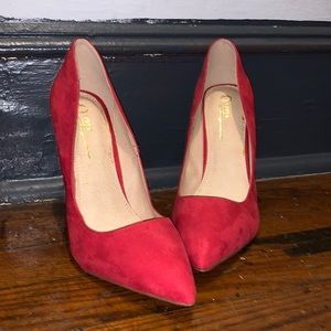 Olivia ferguson pumps high heels